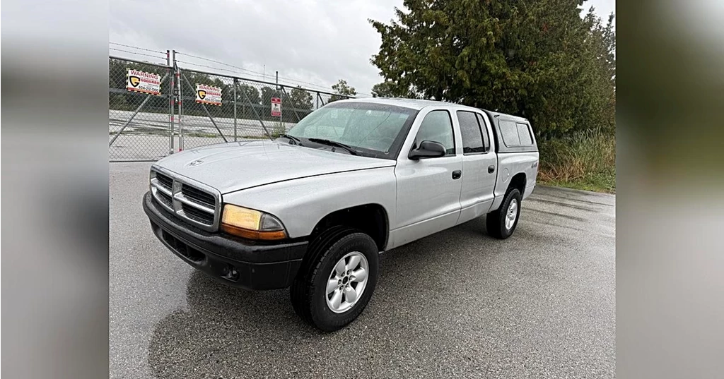 Used 2004 Dodge DAKOTA SLT 4WD AUTOMATIC A/C ALLOYS LOCAL BC VE... Quad Cab 131" WB 4WD SLT