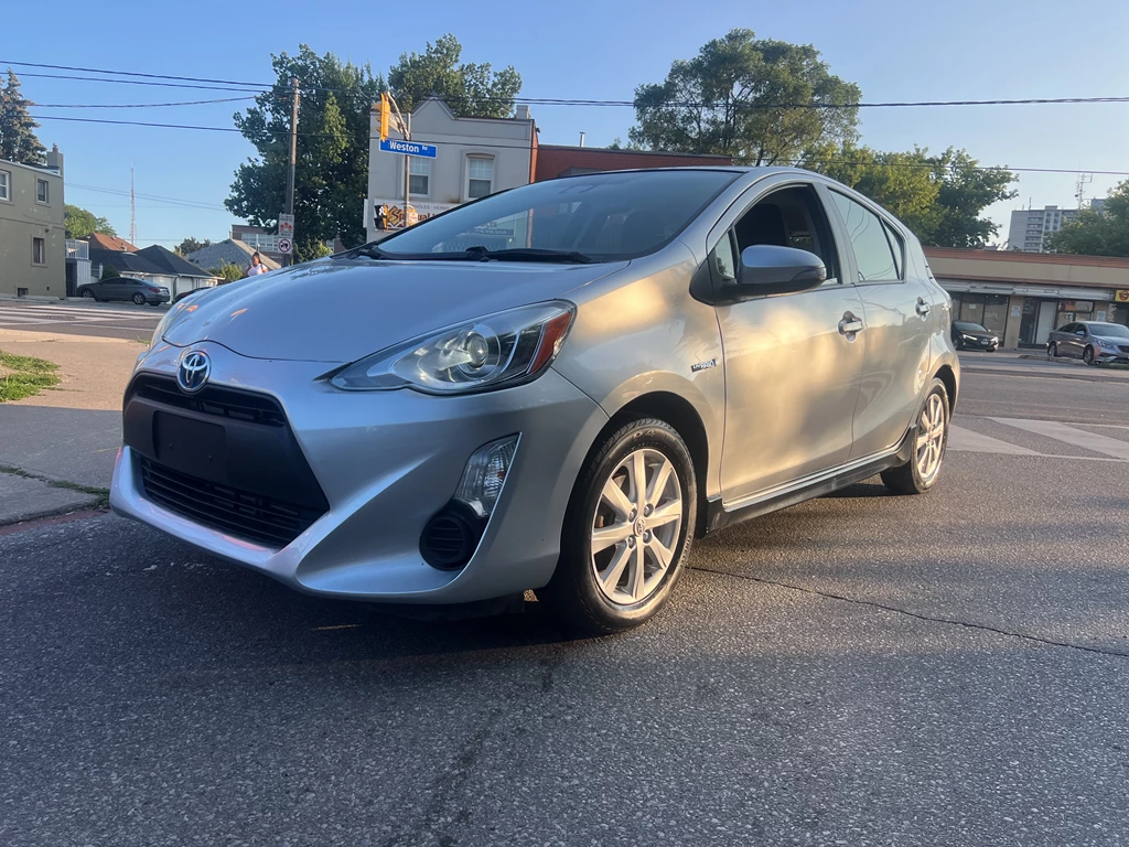 Used 2017 Toyota PRIUS C FWD 
