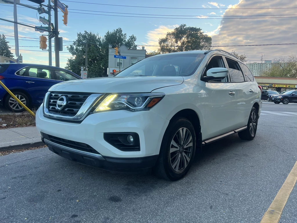 Used 2017 Nissan PATHFINDER 4X4 