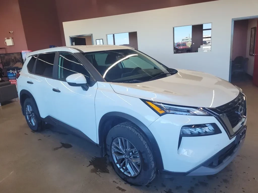 Used 2023 Nissan ROGUE S 
