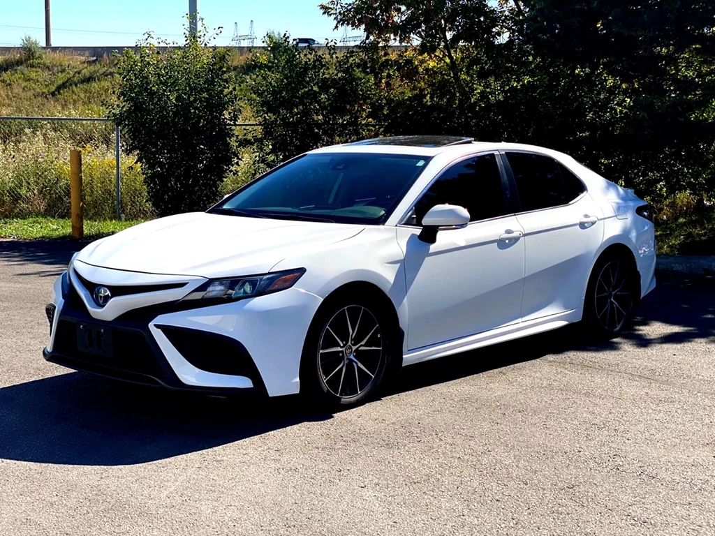Used 2022 Toyota CAMRY HYBRID SE UPGRADE HYBRID / SUNROOF 