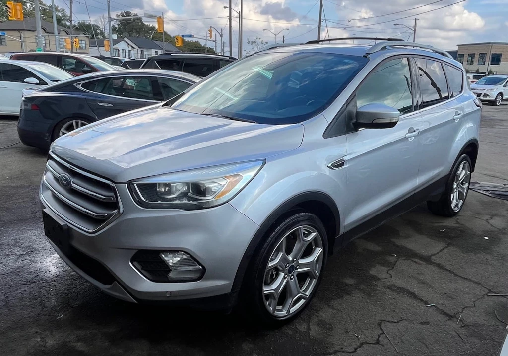 Used 2017 Ford ESCAPE Titanium 4dr 4x4 Automatic