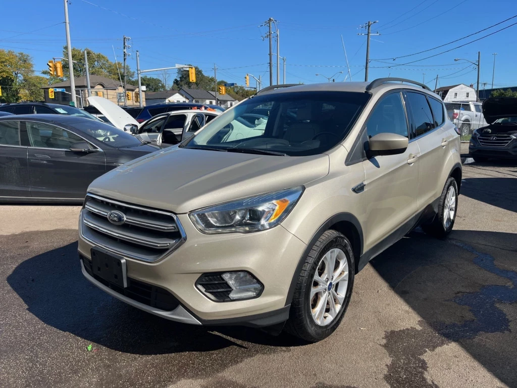 Used 2017 Ford ESCAPE SE 4dr 4x4 Automatic
