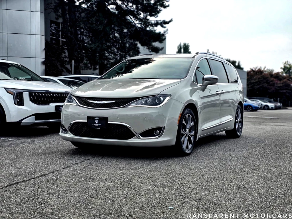 Used 2017 Chrysler PACIFICA LIMITED 