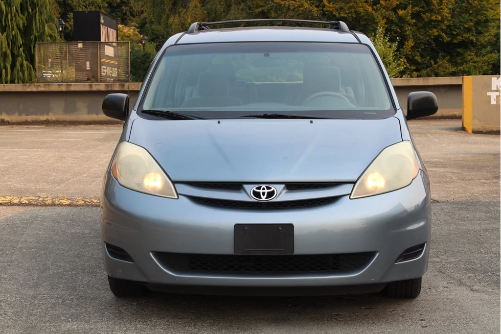 Used 2006 Toyota SIENNA FWD 