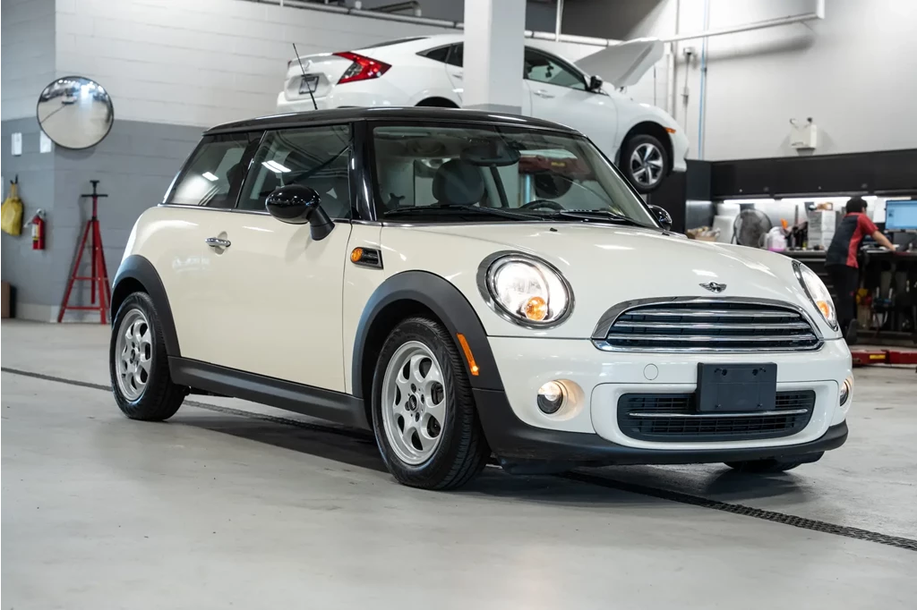 Used 2012 MINI COOPER HARDTOP 2DR CPE 