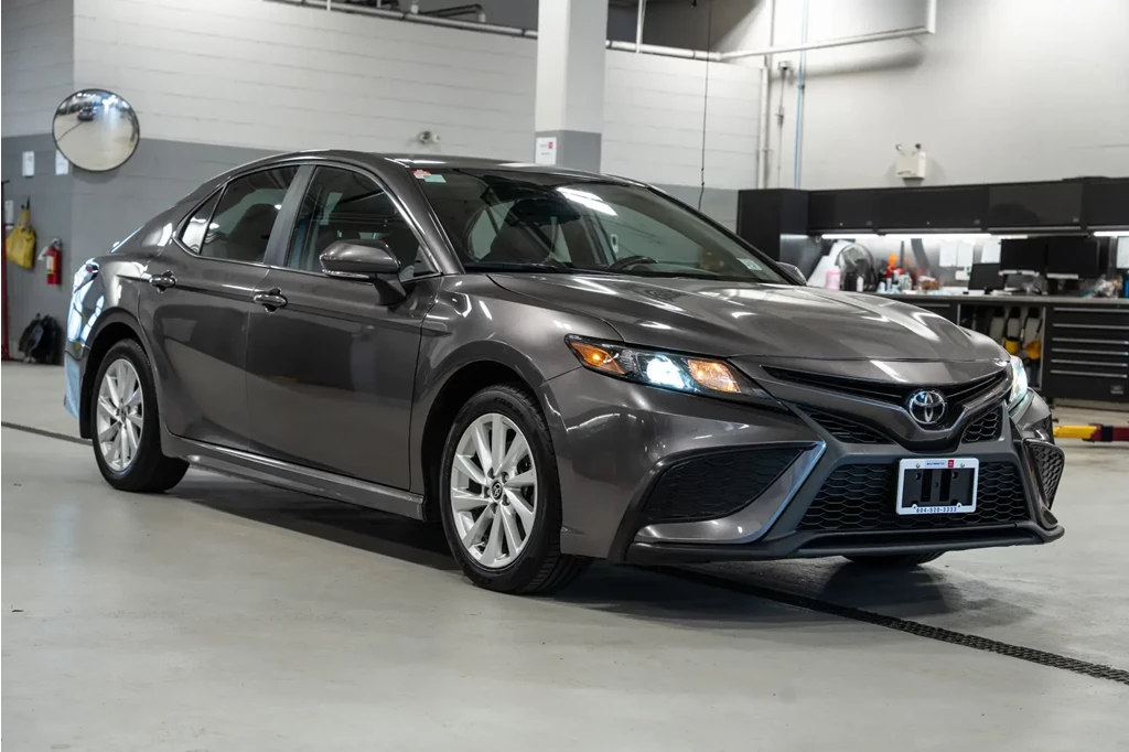Used 2021 Toyota CAMRY SE 
