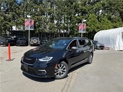 New 2024 Chrysler PACIFICA HYBRID PINNACLE PASSENGER VAN 