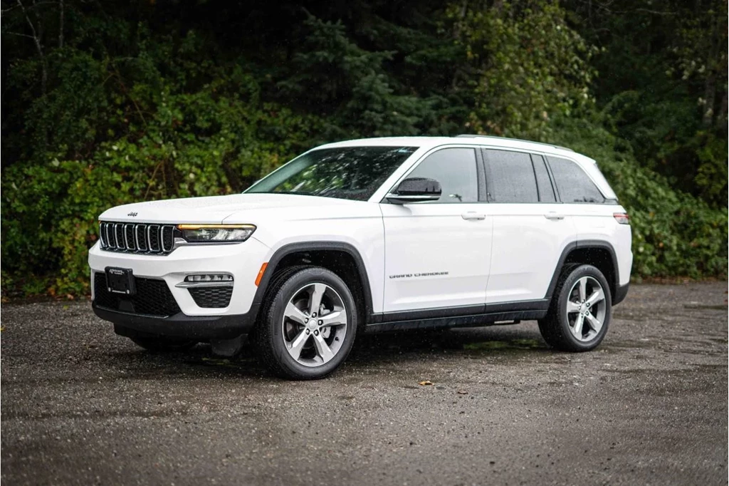 Used 2022 Jeep GRAND CHEROKEE Limited *navigation*leather interior*no accidents*