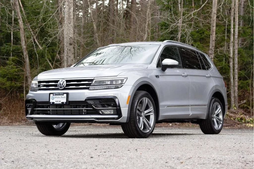 Used 2021 Volkswagen TIGUAN Highline *LEASE RETURN*LOW KMS*R-LINE PACKAGE*