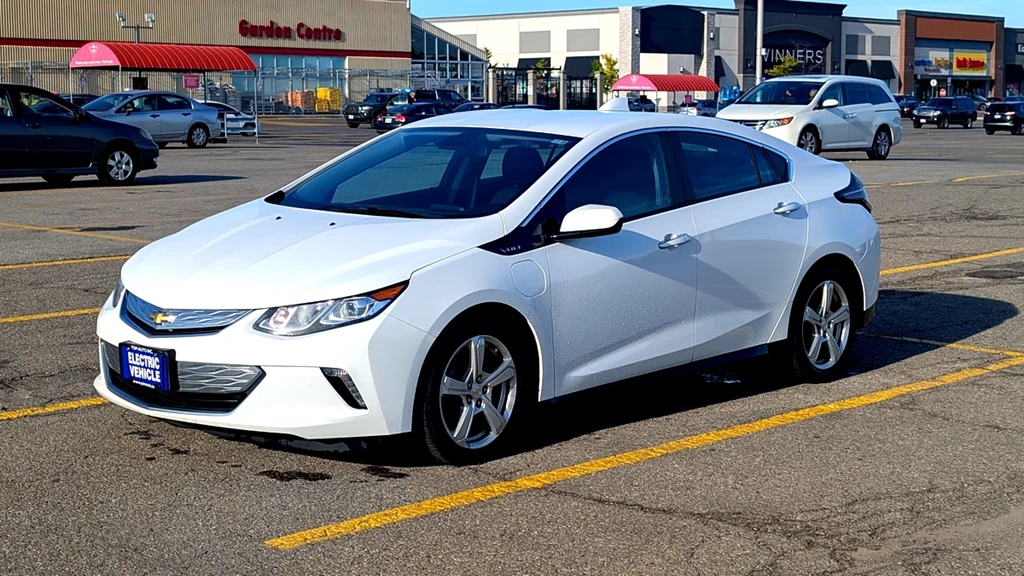 Used 2018 Chevrolet VOLT LT 
